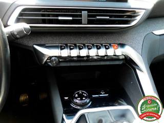 PEUGEOT 3008 usata, con USB