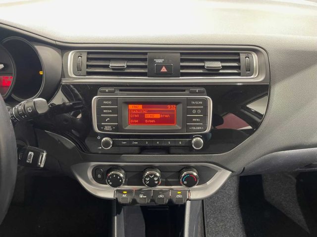 KIA Rio usata, con Specchietti laterali elettrici