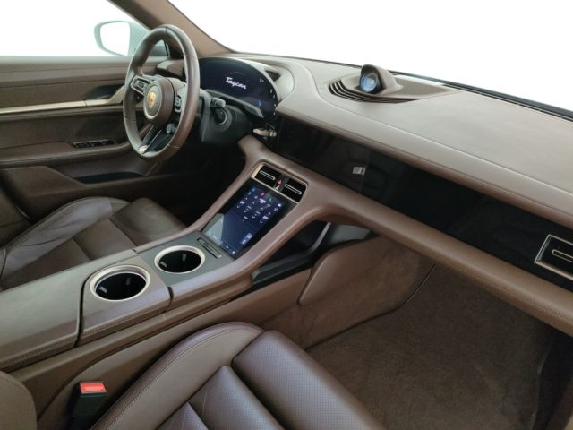 PORSCHE Taycan usata, con Servosterzo