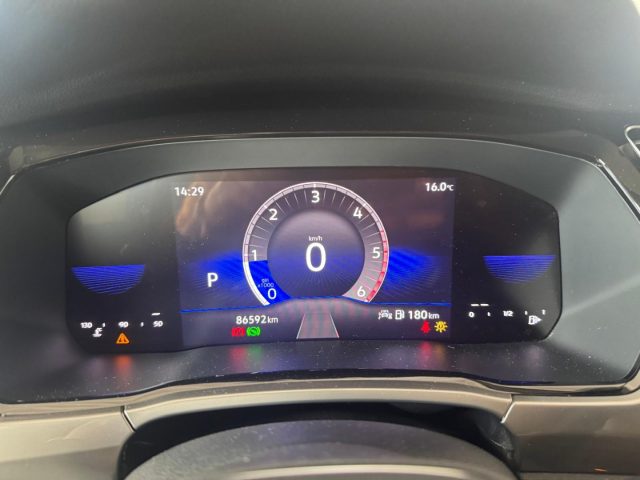 VOLKSWAGEN Touran usata, con Controllo elettronico della corsia