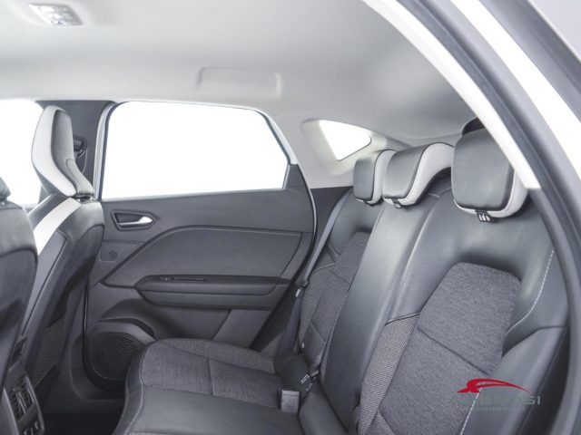RENAULT Captur usata 9