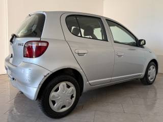 TOYOTA Yaris usata 5