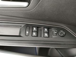 PEUGEOT 5008 usata, con Servosterzo