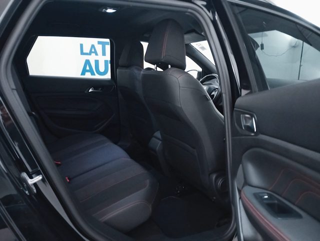 PEUGEOT 308 usata, con Sedile posteriore sdoppiato