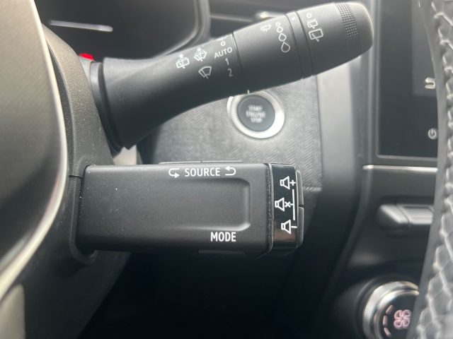 RENAULT Clio usata, con Touch screen