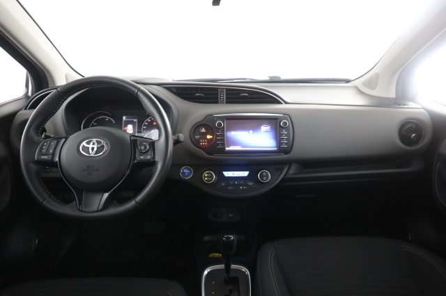 TOYOTA Yaris usata 4