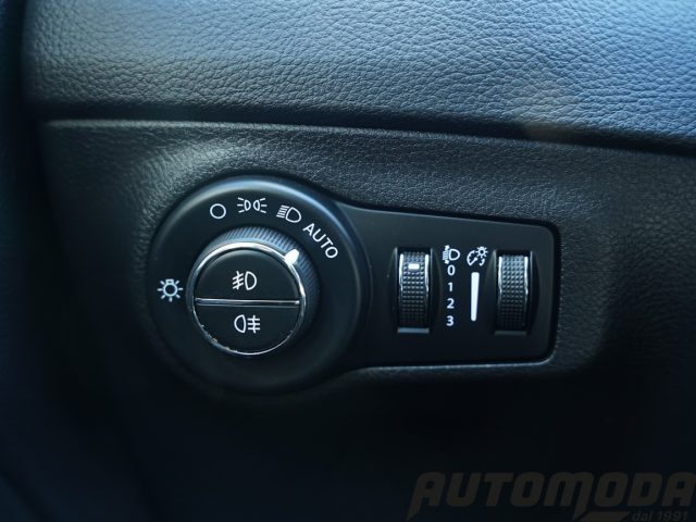 JEEP Compass usata, con Autoradio digitale