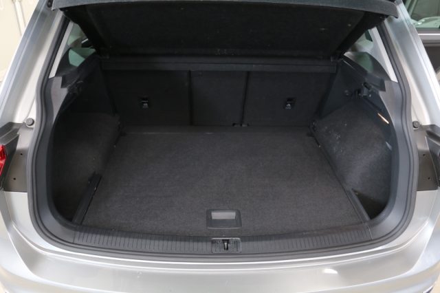 VOLKSWAGEN Tiguan usata, con Sensori di parcheggio posteriori