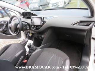 PEUGEOT 208 usata, con Pneumatici da neve