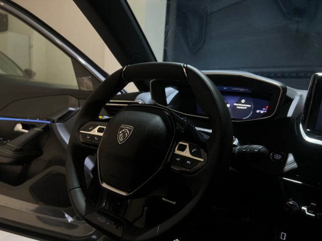 PEUGEOT 2008 usata, con Fari LED