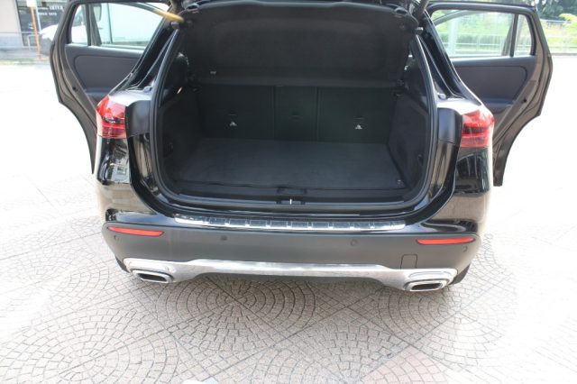 MERCEDES-BENZ GLA 180 usata, con Fari LED