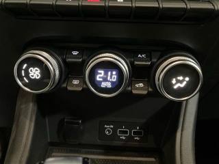 RENAULT Captur usata, con Hill holder