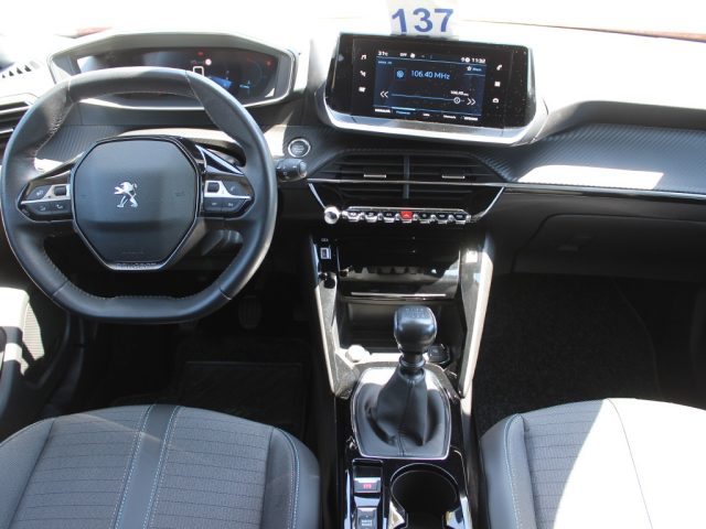 PEUGEOT 2008 usata, con Vetri oscurati