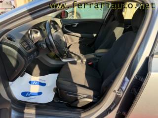 VOLVO V40 usata, con Autoradio