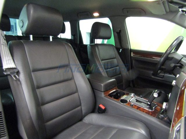 VOLKSWAGEN Touareg usata, con Autoradio