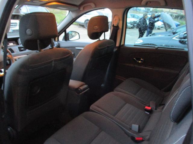 RENAULT Scenic usata 23