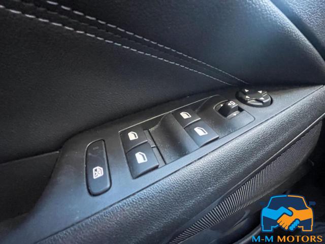 OPEL Crossland usata, con Sedile posteriore sdoppiato