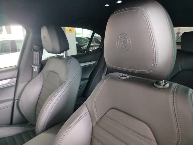 ALFA ROMEO Stelvio usata, con Sensore di luce