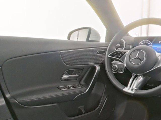 MERCEDES-BENZ A 180 usata, con Controllo automatico clima