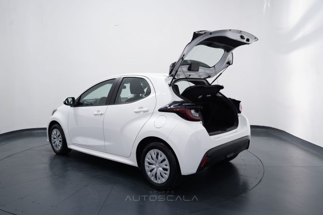 TOYOTA Yaris usata, con Telecamera per parcheggio assistito