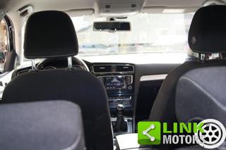 VOLKSWAGEN Golf usata, con Sensori di parcheggio anteriori