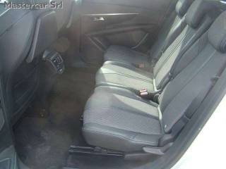 PEUGEOT 5008 usata, con Volante in pelle