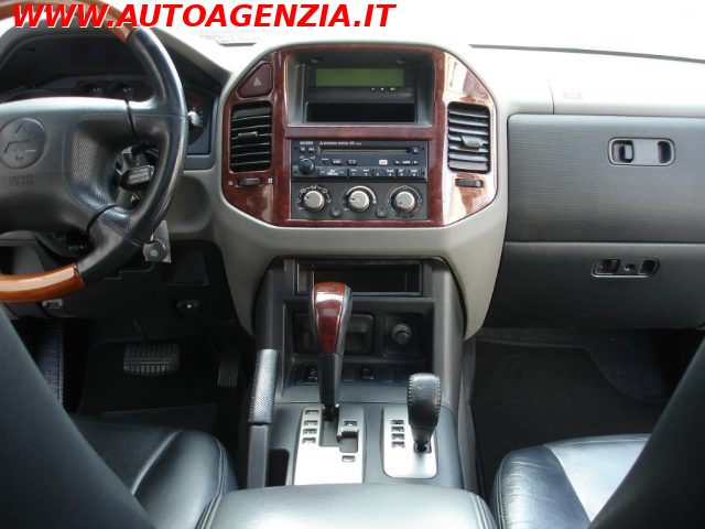 MITSUBISHI Pajero usata 13