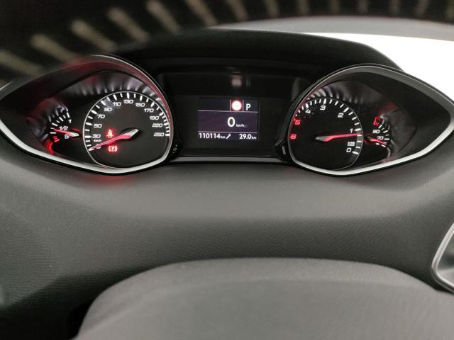PEUGEOT 308 usata, con Sedile posteriore sdoppiato