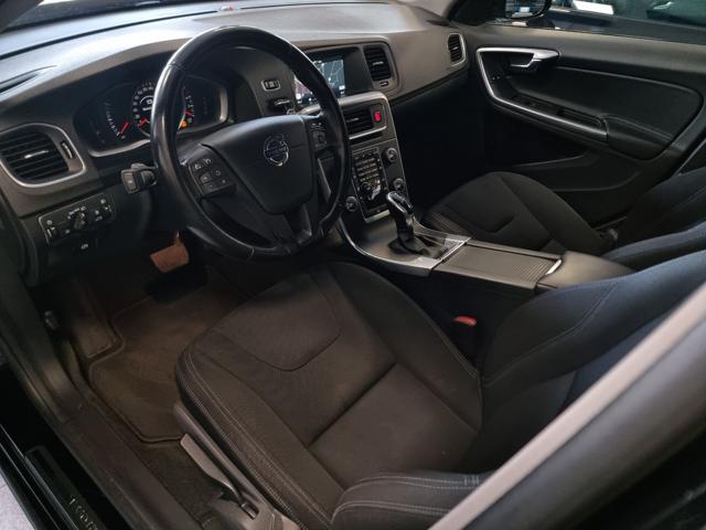 VOLVO V60 Cross Country usata, con Controllo automatico clima