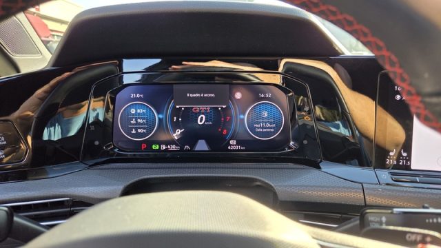 VOLKSWAGEN Golf usata, con Park Distance Control