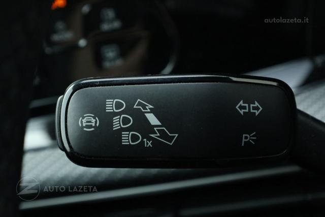 VOLKSWAGEN Golf usata, con Sensori di parcheggio anteriori