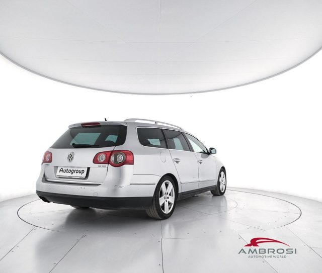VOLKSWAGEN Passat usata 2