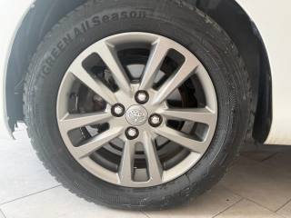 TOYOTA Yaris usata 19