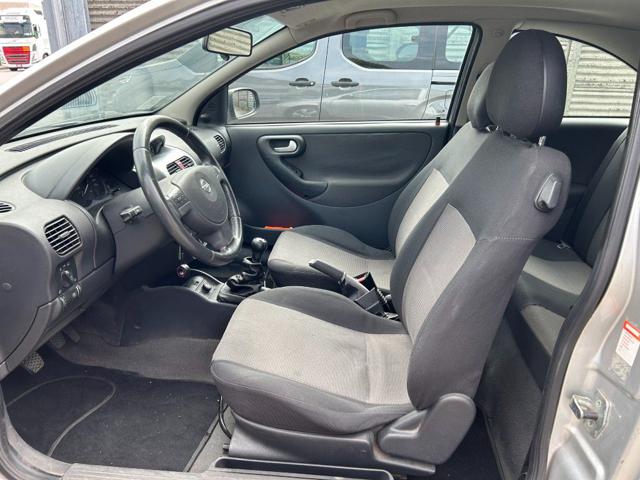 OPEL Corsa usata, con Autoradio