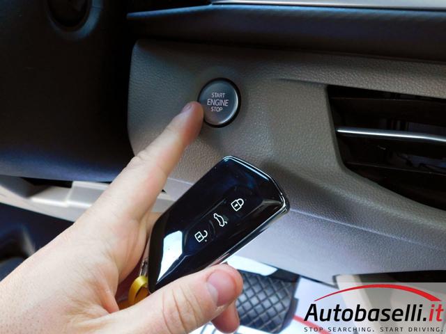 VOLKSWAGEN Multivan usata, con Climatizzatore automatico, 2 zone