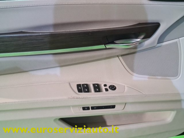 BMW 750 usata, con Autoradio digitale