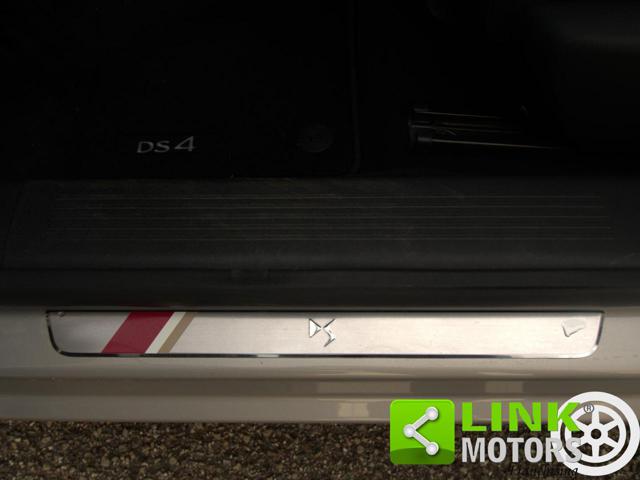 DS AUTOMOBILES DS 4 usata, con Sedile posteriore sdoppiato