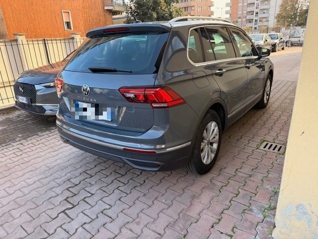 VOLKSWAGEN Tiguan usata, con Airbag