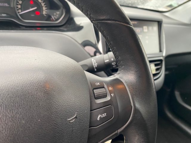 PEUGEOT 208 usata, con Controllo automatico clima