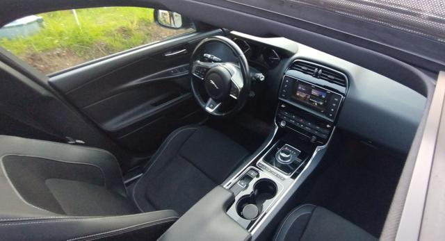 JAGUAR XE usata, con Bracciolo