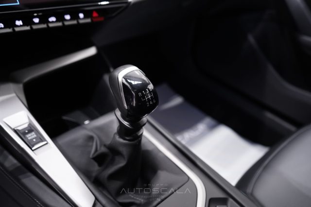 PEUGEOT 308 usata, con USB