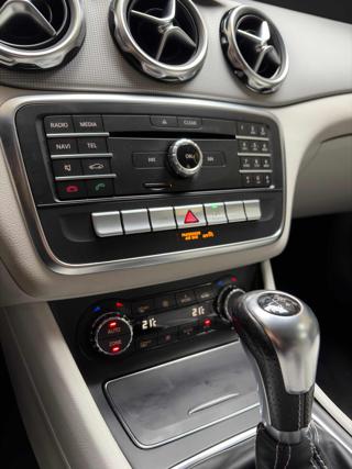 MERCEDES-BENZ GLA 180 usata, con Controllo automatico clima