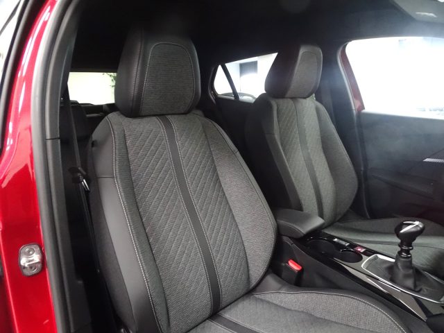 PEUGEOT 2008 usata, con Sedile posteriore sdoppiato