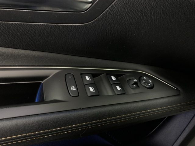 PEUGEOT 3008 usata, con Autoradio digitale