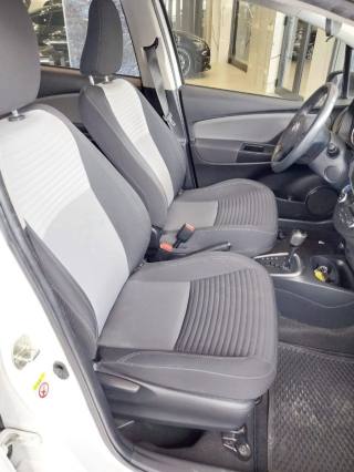 TOYOTA Yaris usata 13