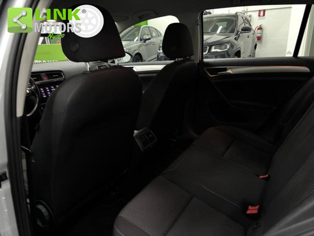 VOLKSWAGEN Golf usata, con USB