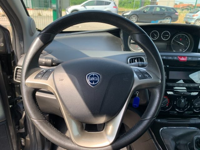LANCIA Ypsilon usata, con Fendinebbia