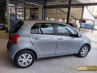 TOYOTA Yaris usata, con Alzacristalli elettrici