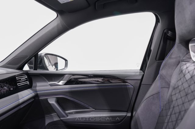 VOLKSWAGEN Tiguan usata, con Bracciolo