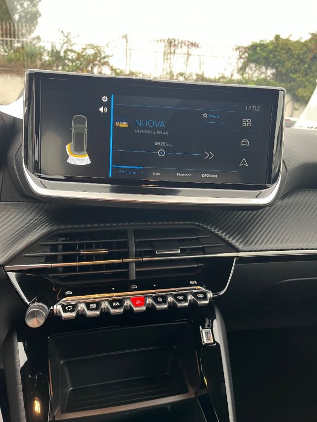 PEUGEOT 2008 usata, con Servosterzo